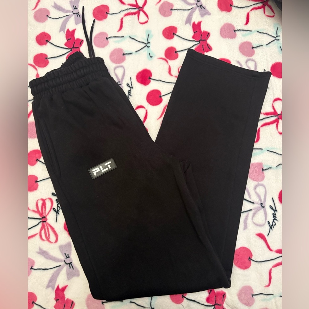 PrettyLittleThing Black Track Pants - Picture 2 of 2